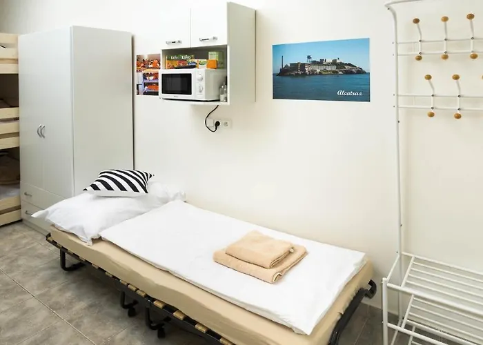 Apartament Prison - Get Locked Up In Centre Of *